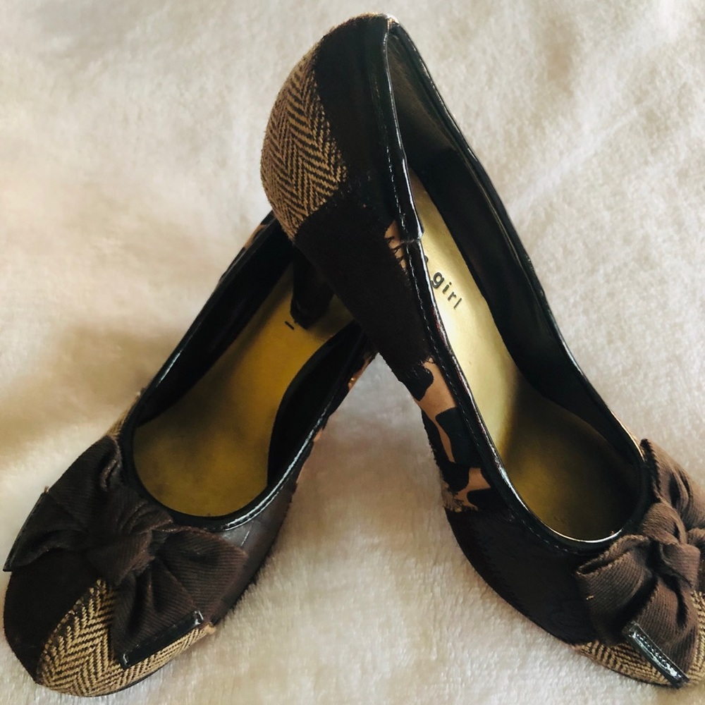 High heels leopard print.